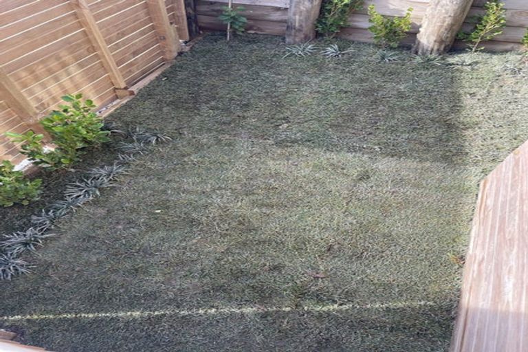 Photo of property in 4/62 Highland Drive, Highland Park, Auckland, 2010