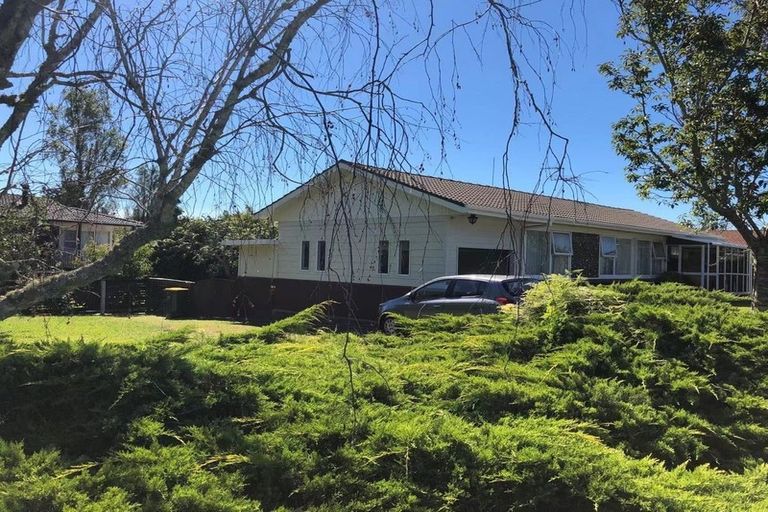 Photo of property in 2 Mander Place, Bucklands Beach, Auckland, 2012