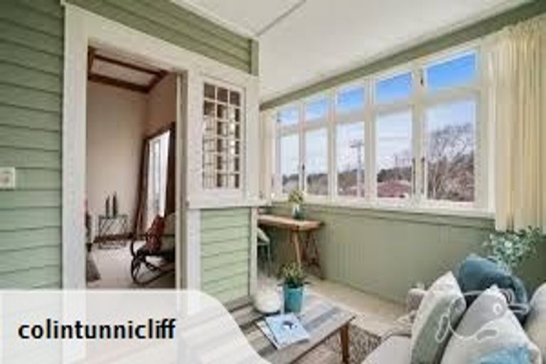 Photo of property in 15 Amaru Road, One Tree Hill, Auckland, 1061