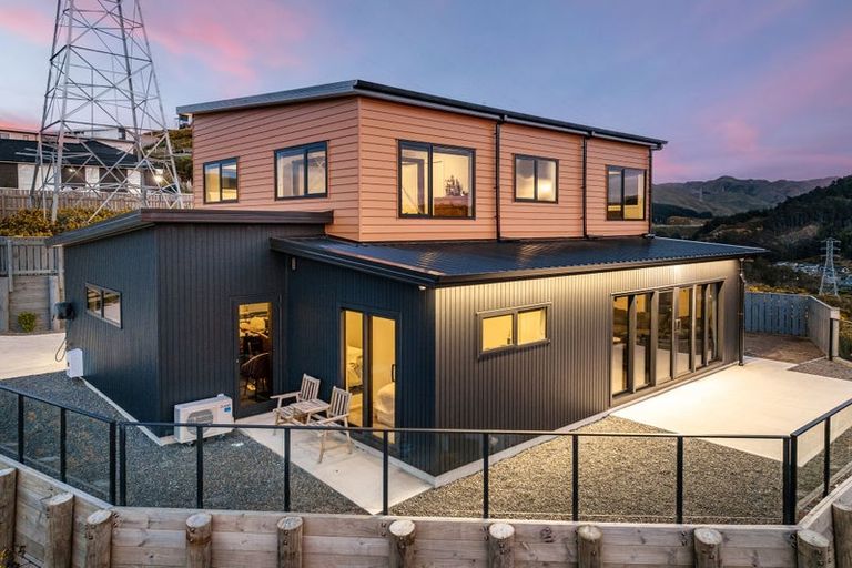 Photo of property in 9 Trysail Place, Whitby, Porirua, 5024