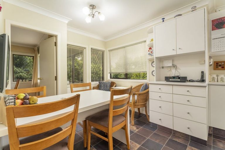 Photo of property in 6 Burbank Crescent, Churton Park, Wellington, 6037