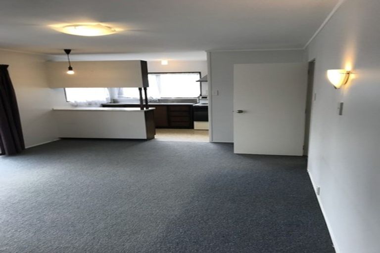 Photo of property in 71 Margan Avenue, New Lynn, Auckland, 0600