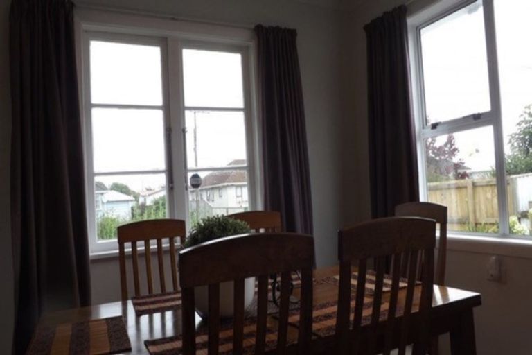 Photo of property in 13 Saint Annes Street, Levin, 5510