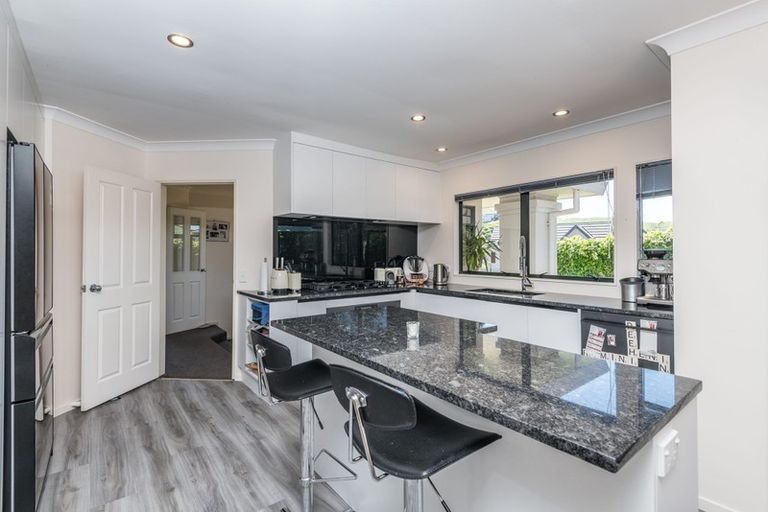 Photo of property in 2 Ridley Green, Churton Park, Wellington, 6037