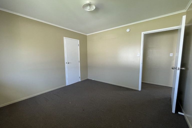 Photo of property in 2 Citril Place, Red Hill, Papakura, 2110