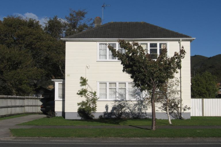 Photo of property in 132 Naenae Road, Naenae, Lower Hutt, 5011