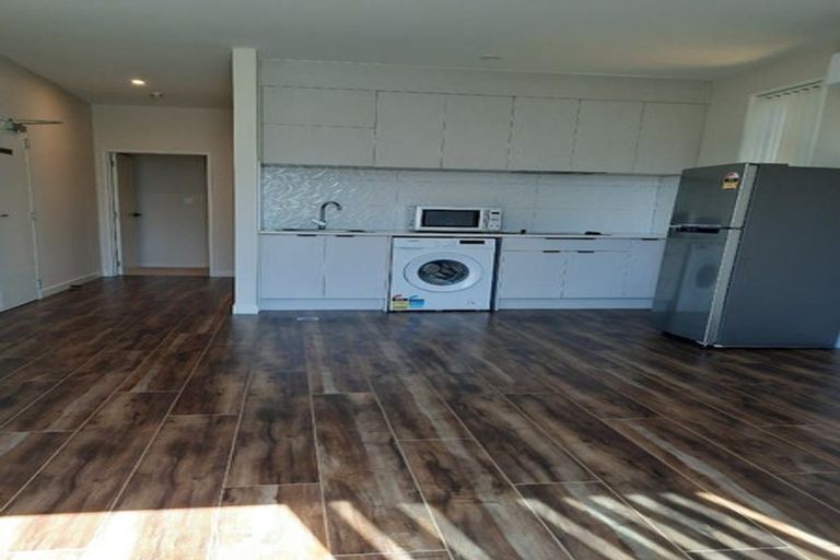 Photo of property in 8 Skua Road, Hobsonville, Auckland, 0616