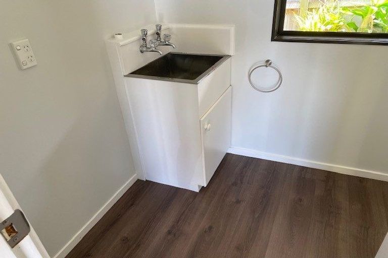 Photo of property in 2/12 Bradbury Road, Botany Downs, Auckland, 2010