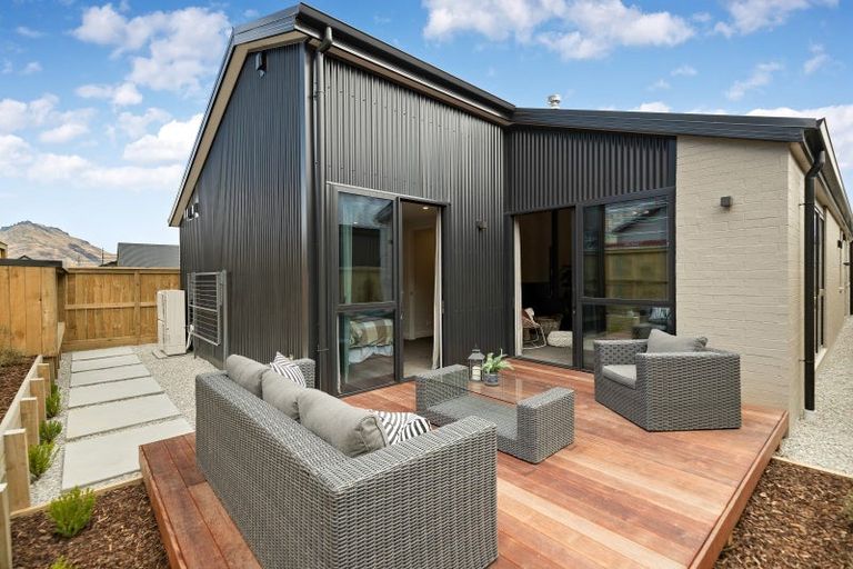 Photo of property in 13 Woolshed Road, Jacks Point, Queenstown, 9371