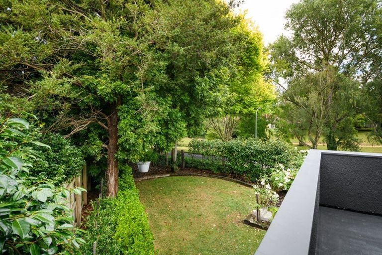 Photo of property in 9 Awatea Terrace, Hokowhitu, Palmerston North, 4410