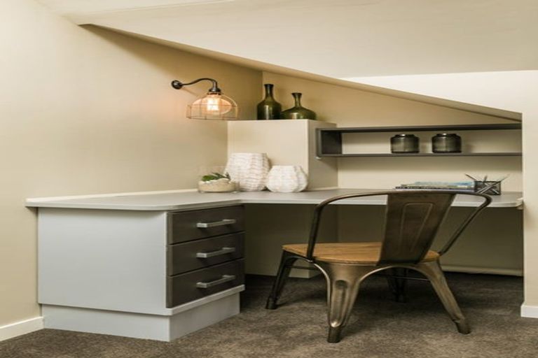 Photo of property in 1 The Knoll, Greenhithe, Auckland, 0632