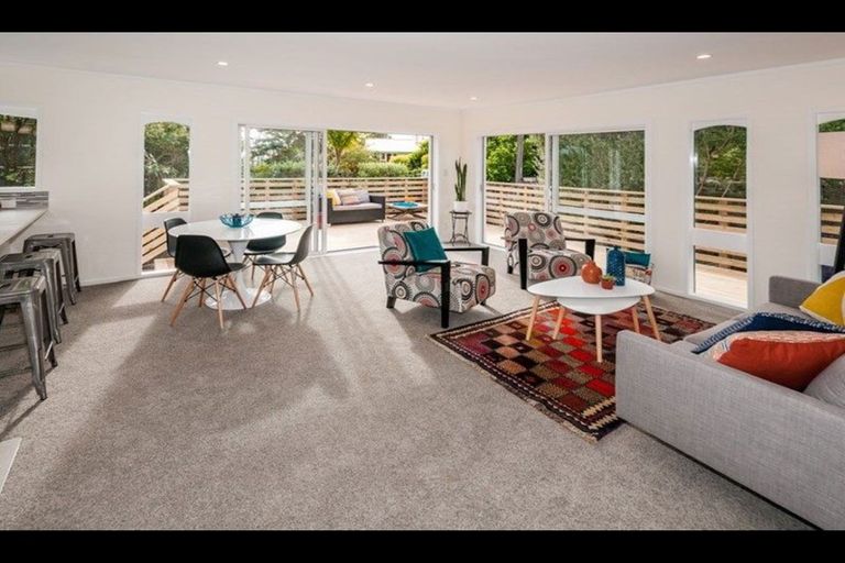 Photo of property in 2/10 Firth Road, Torbay, Auckland, 0630