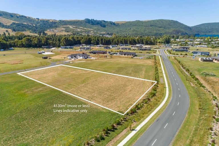 Photo of property in 4 Ribbonwood Lane, Kinloch, Taupo, 3377