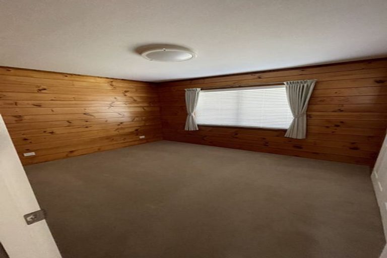 Photo of property in 12 Rifleman Rise, Unsworth Heights, Auckland, 0632