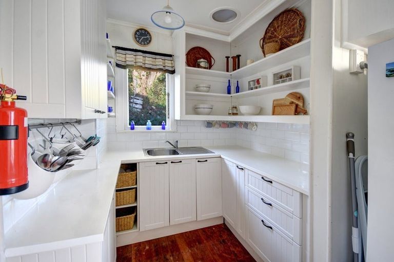 Photo of property in 35 Oxley Crescent, Broad Bay, Dunedin, 9014