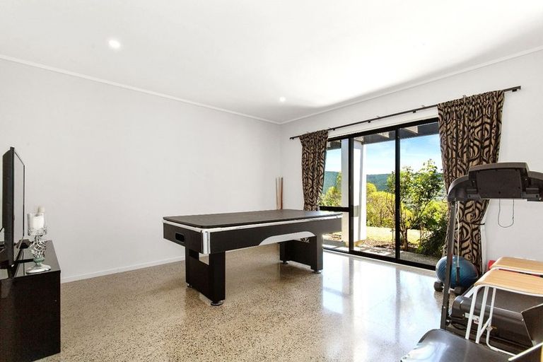 Photo of property in 40 Bing Lucas Drive, Tawa, Wellington, 5028