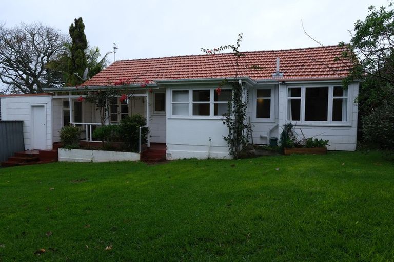 Photo of property in 1/180 Lake Road, Northcote, Auckland, 0627