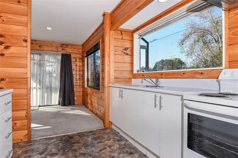 Photo of property in 1036a Great North Road, Point Chevalier, Auckland, 1022