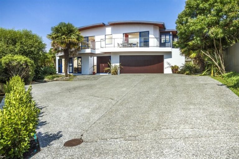Photo of property in 13 Asbury Crescent, Campbells Bay, Auckland, 0630
