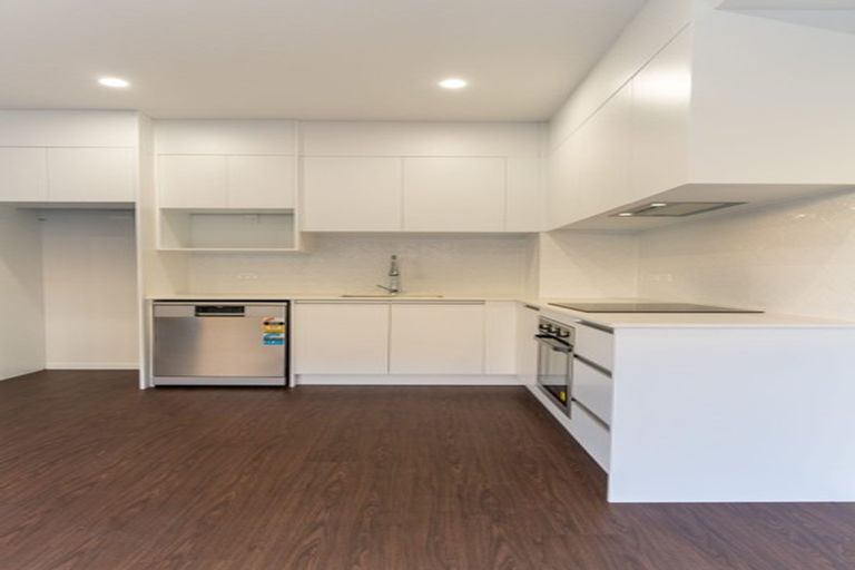 Photo of property in 5 Rangimarie Close, Opaheke, Papakura, 2113