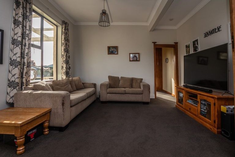 Photo of property in 14 Queen Street, Winton, 9720