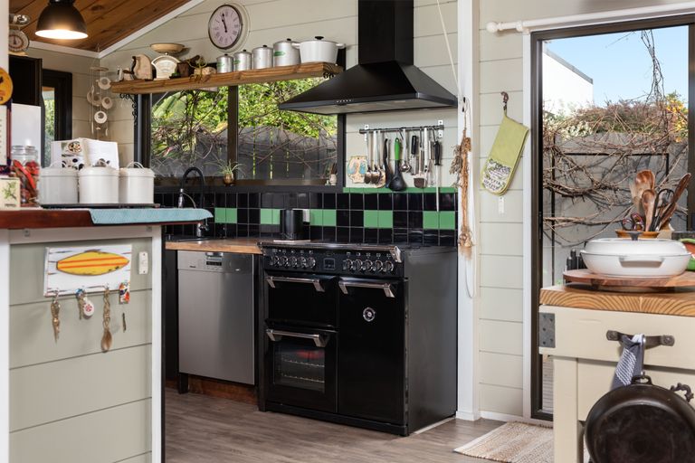 Photo of property in 3 Pamir Place, Welcome Bay, Tauranga, 3112