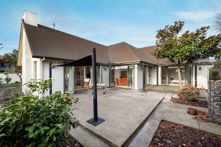 Photo of property in 520 Harewood Road, Harewood, Christchurch, 8051