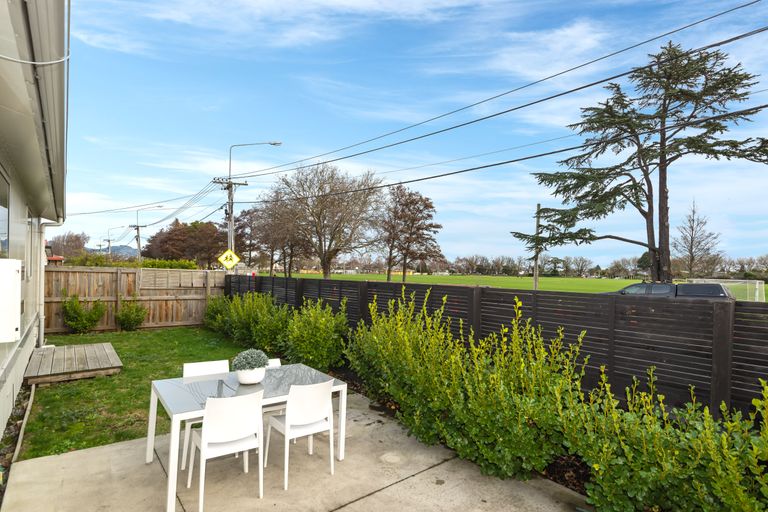 Photo of property in 652c Barbadoes Street, Edgeware, Christchurch, 8013