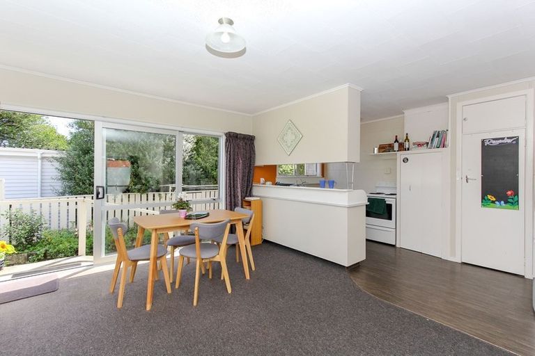 Photo of property in 2/14 Huatoki Street, Vogeltown, New Plymouth, 4310
