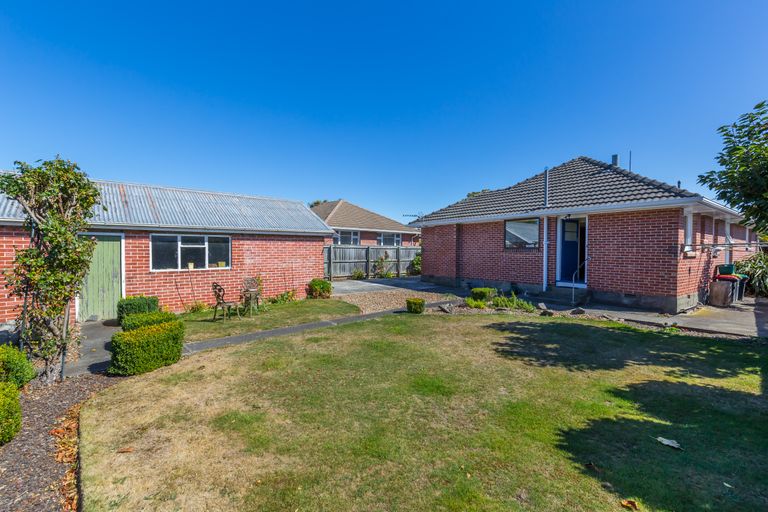 Photo of property in 8 Roslyn Avenue, Mairehau, Christchurch, 8052