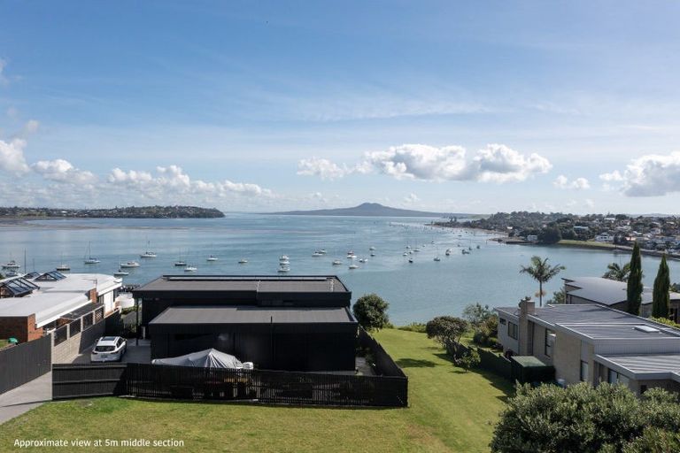 Photo of property in 27b Takutai Avenue, Bucklands Beach, Auckland, 2012