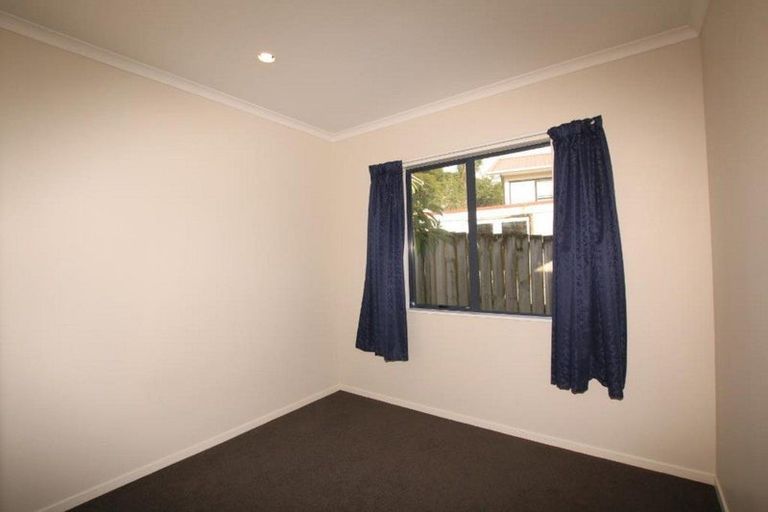 Photo of property in 17 Maywood Crescent, Glen Eden, Auckland, 0602