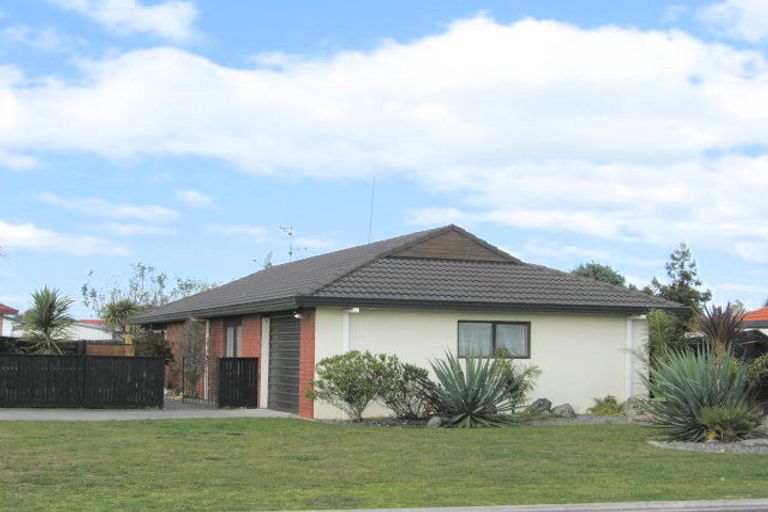 Photo of property in 49 Kane Road, Papamoa Beach, Papamoa, 3118
