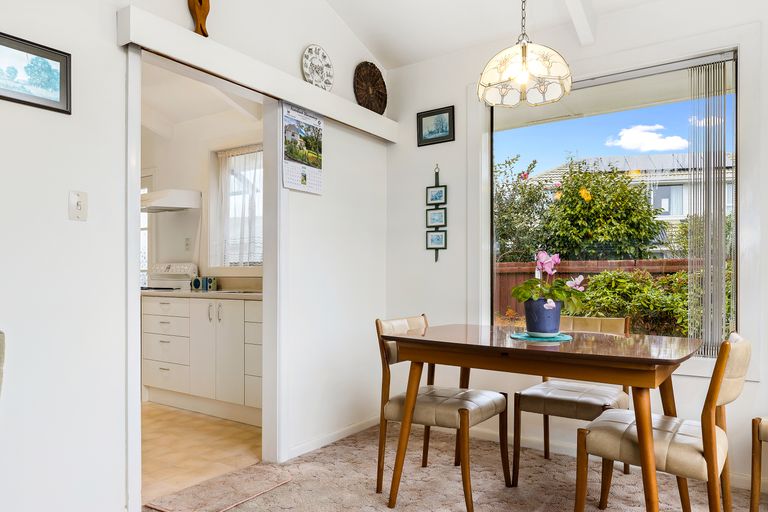 Photo of property in 16a Fenhall Street, Russley, Christchurch, 8042