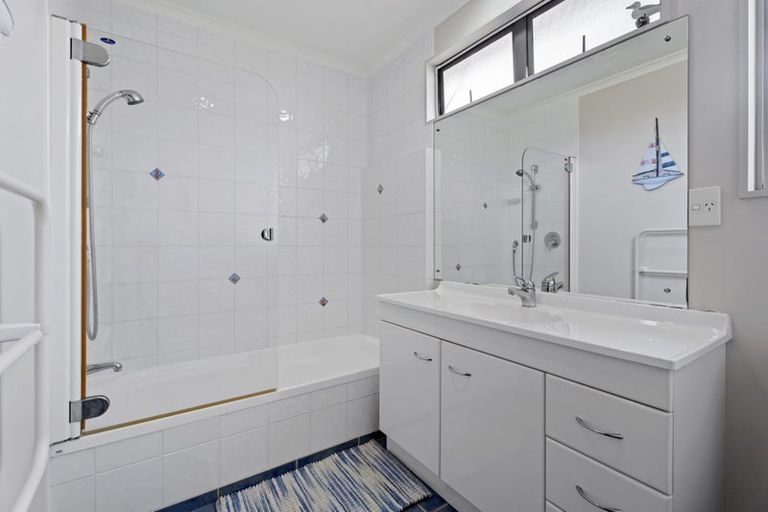 Photo of property in 12a Danbury Drive, Torbay, Auckland, 0630