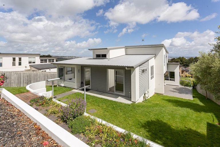 Photo of property in 4 Ravello Rise, Flat Bush, Auckland, 2019