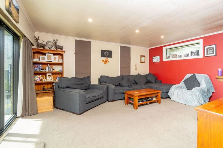 Photo of property in 15 Cross Street, Milton, 9220