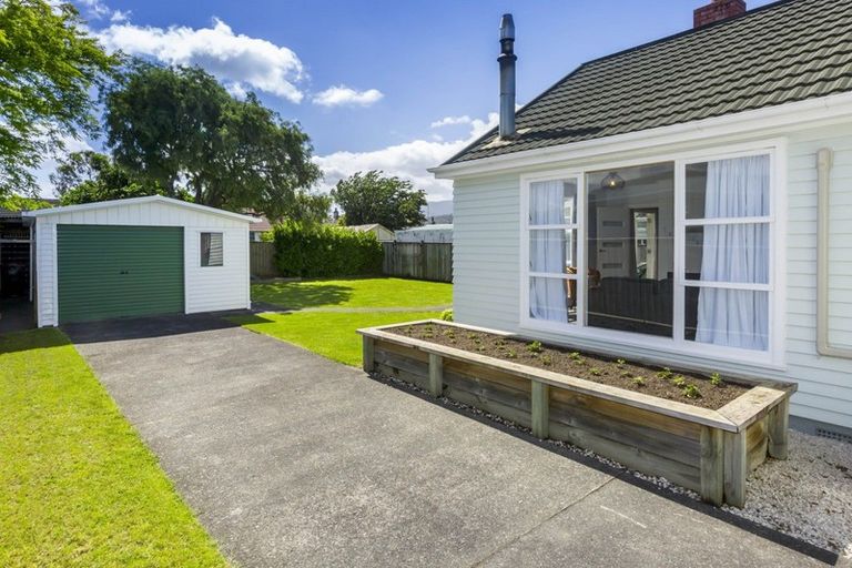 Photo of property in 12 Argyle Grove, Trentham, Upper Hutt, 5018