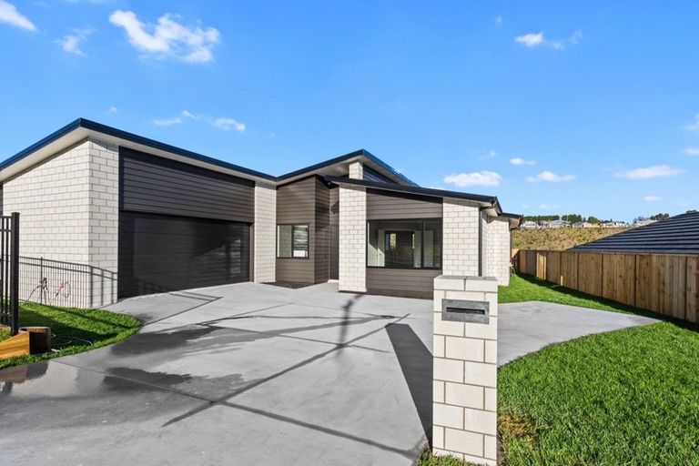 Photo of property in 62 Whakaturou Crescent, Pyes Pa, Tauranga, 3112