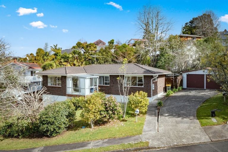 Photo of property in 8 Newstead Avenue, Browns Bay, Auckland, 0632
