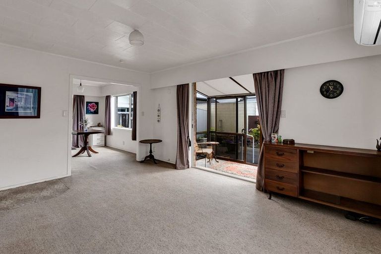 Photo of property in 2/6 Webster Street, Westown, New Plymouth, 4310