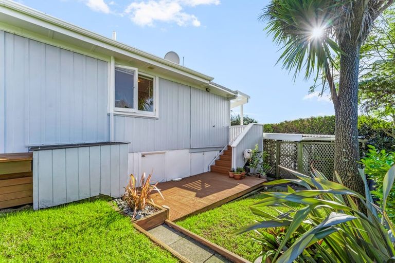 Photo of property in 11b Waiora Road, Stanmore Bay, Whangaparaoa, 0932