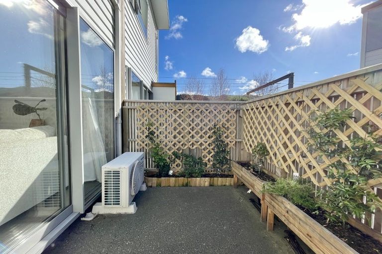 Photo of property in 9/7 Handyside Street, Tawa, Wellington, 5028