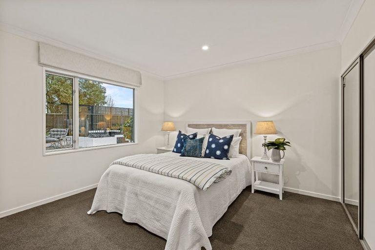 Photo of property in 43 Oakgrove Drive, Rangiora, 7400