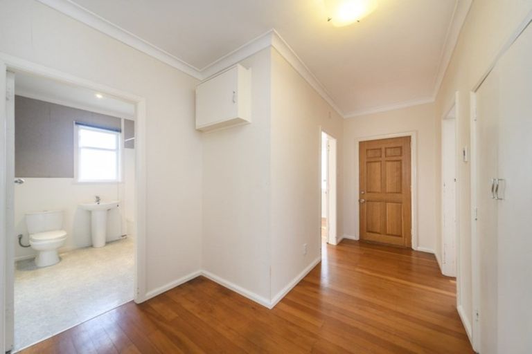 Photo of property in 6 Ihle Street, Terrace End, Palmerston North, 4410