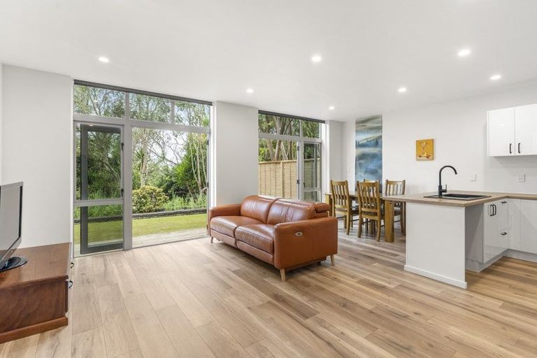 Photo of property in 12/20 Schnapper Rock Road, Schnapper Rock, Auckland, 0632