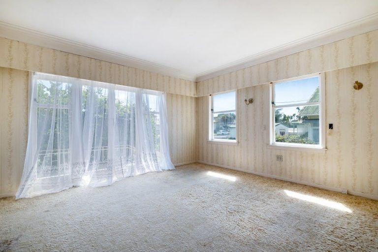 Photo of property in 51 Norwood Road, Bayswater, Auckland, 0622