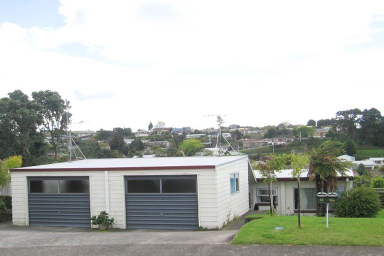 Photo of property in 16 Lorna Place, Brookfield, Tauranga, 3110