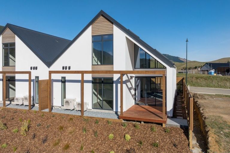 Photo of property in 2 Hill Tops Way, Stoke, Nelson, 7011