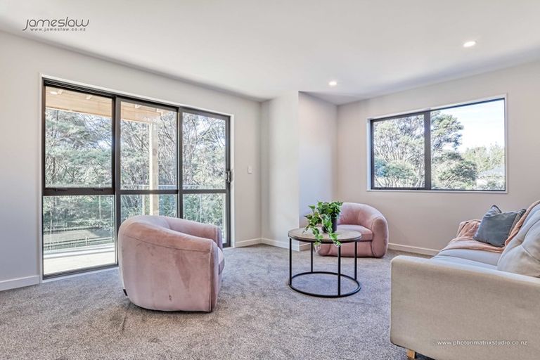 Photo of property in 52 Blacks Road, Greenhithe, Auckland, 0632